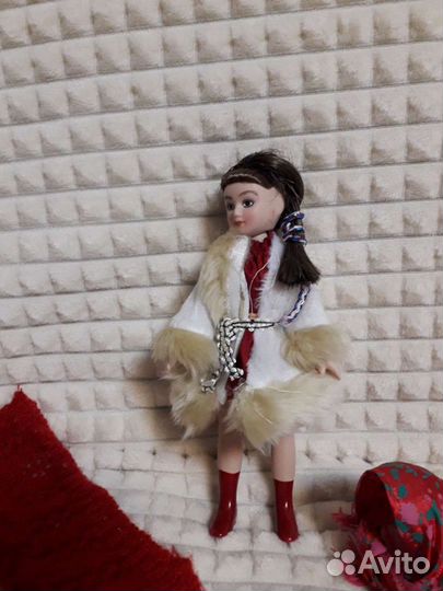 Кукла фарфоровая коллекционная