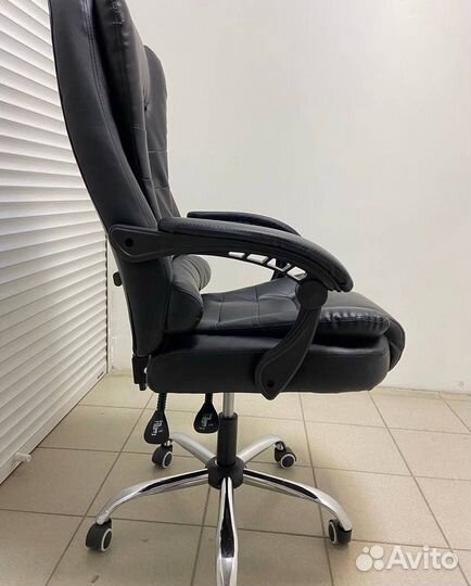 Компьютерное кресло с вибромассажем