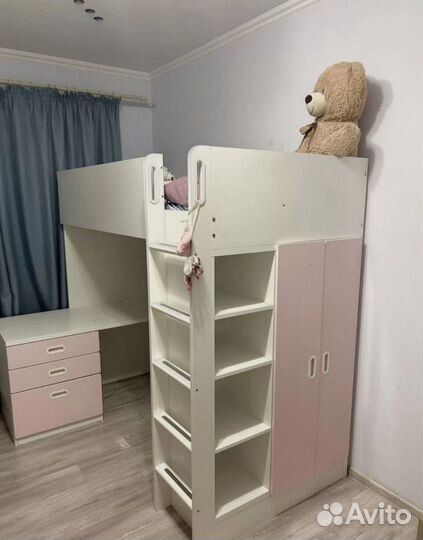 Кровать-чердак, шкаф, стол