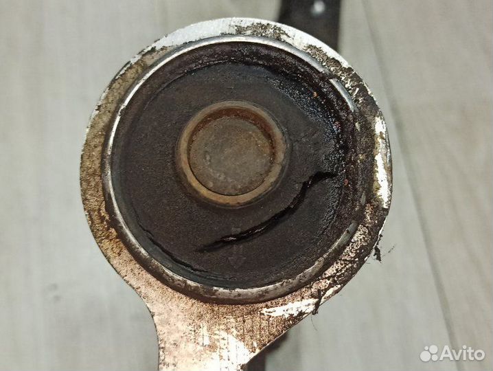 Рычаг подвески передний правый Nissan Primera P12