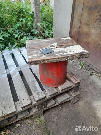 Журнальный столик в стиле лофт