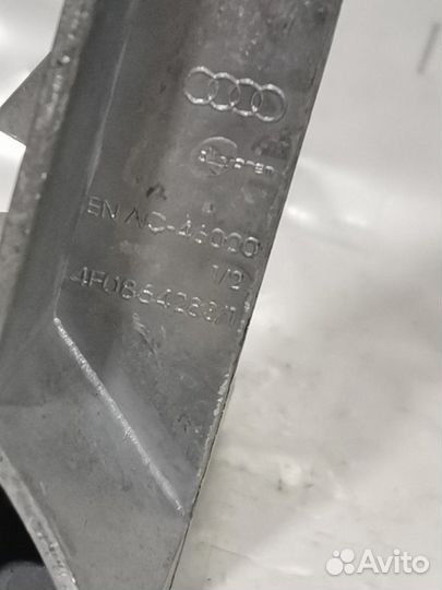 Кронштейн подлокотника Audi A6 (C6,4F) 2005-2011