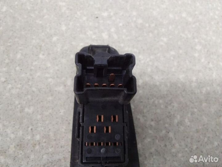 Кнопка стеклоподъемника Nissan Qashqai (J10) 2006