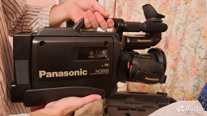 Видеокамера Panasonic-NV-M3000EM