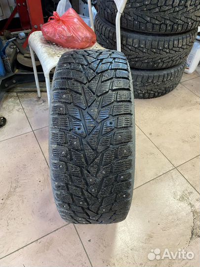 Dunlop SP Winter Ice 02 235/45 R17 97T