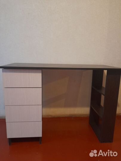 Стол компьютерный письменный