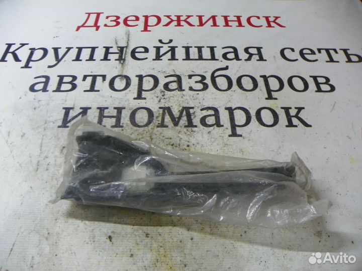 Кронштейн переднего бампера правый Ford Focus