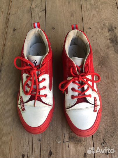 Кроссовки женские 38 размер