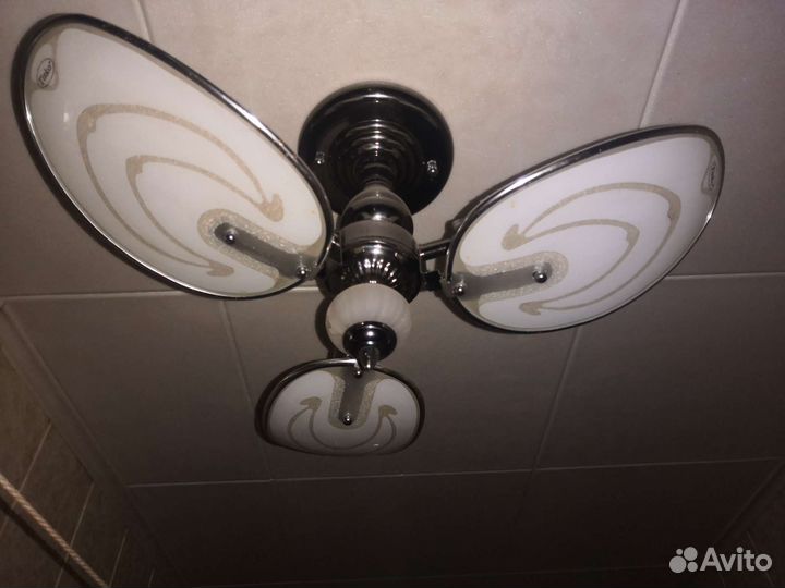 Люстры и бра