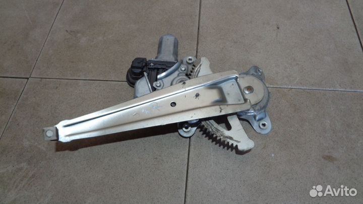 Стеклоподъемник электр. задний правый Lexus IS 20