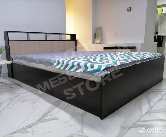 Кровать двуспальная