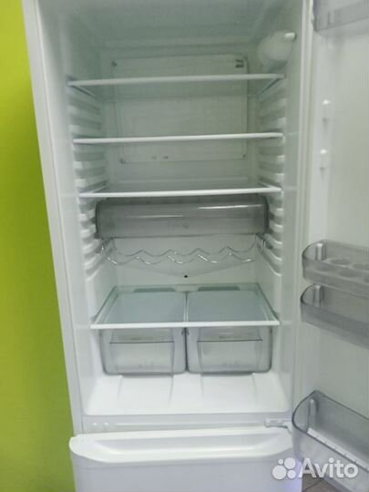 Холодильник Ariston