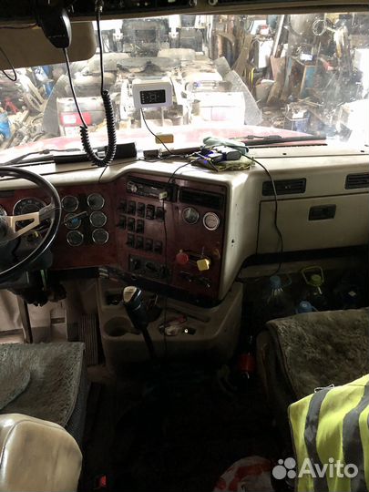 International 9200, 2003