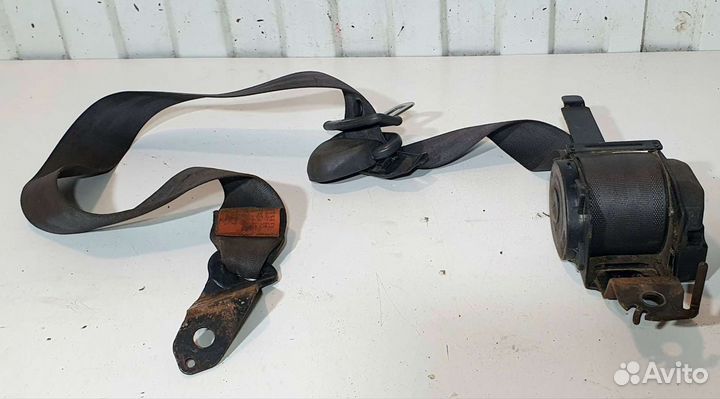 Ремень безопасности передний Mitsubishi Pajero II