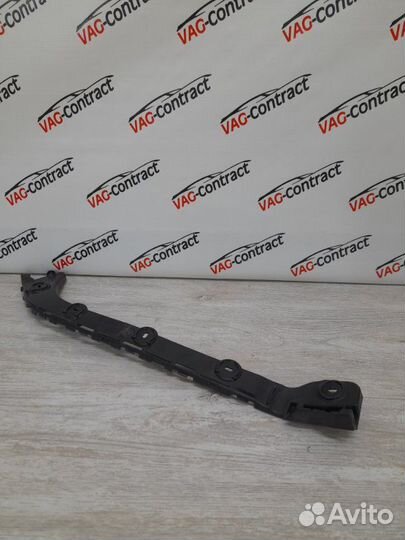 Направляющая бампера задняя левая Skoda Octavia A7