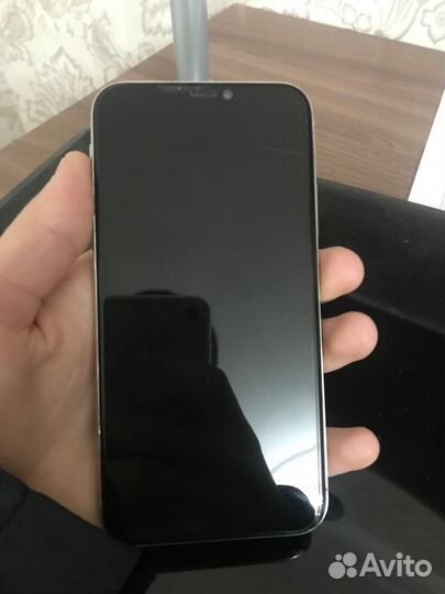 Телефон iPhone 10