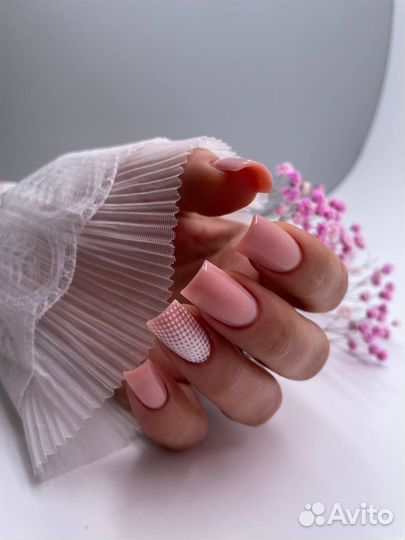 Маникюр с покрытием гель лак, мастер маникюра