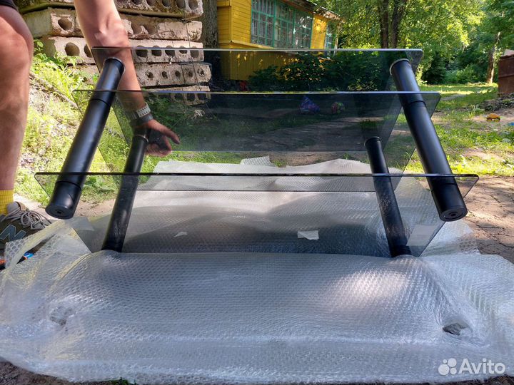 Стеклянная подставка под телевизор