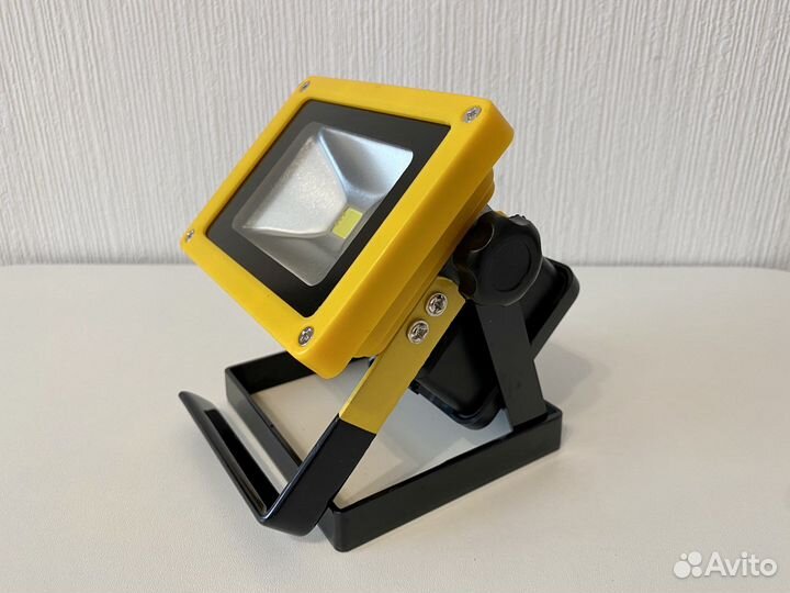 Прожектор фонарь переносной