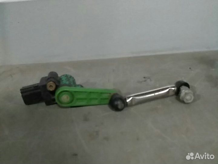 Датчик уровня кузова Volkswagen Touareg NF 2