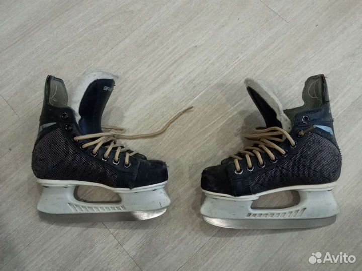 Коньки хоккейные детские