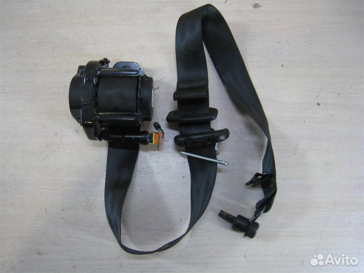 Ремень безопасности передний правый Ford Focus 3