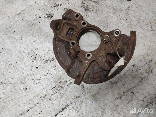 Кулак поворотный левый Mitsubishi L200