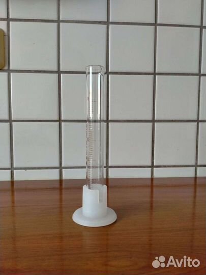 Ваза цилиндр белый пластик