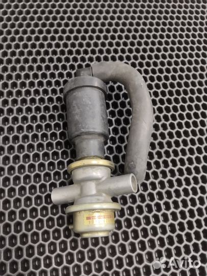 Kawasaki zx7r, zx7, ZX750P, ZX9R Вакуумный клапан