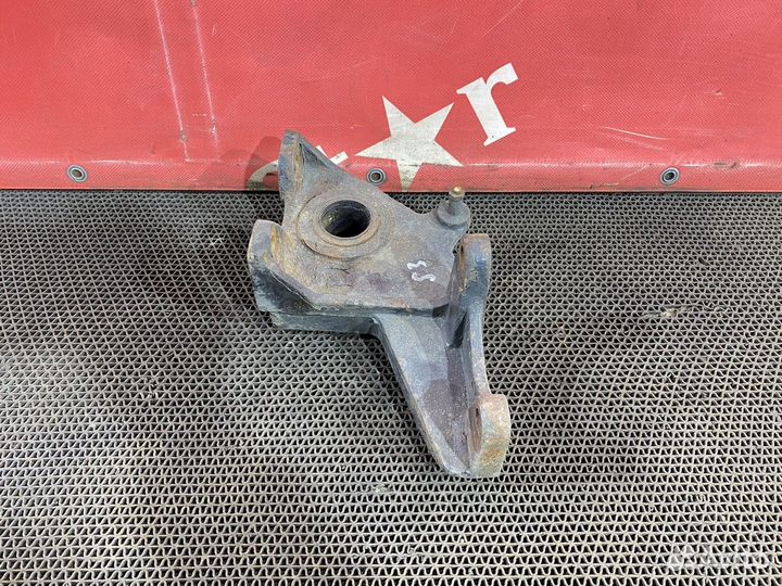 Кронштейн энергоаккумулятора правого