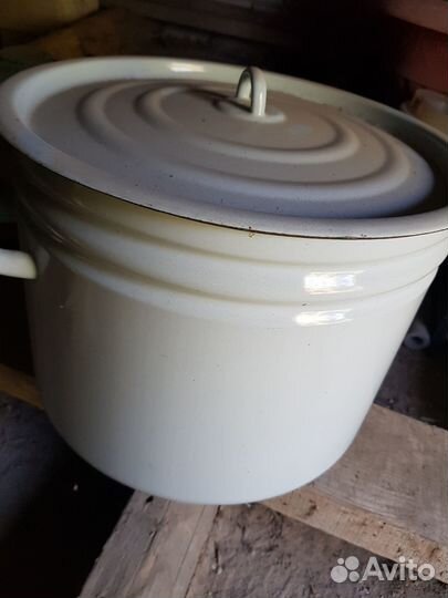 Кастрюля эмалированная большая на 50 литров