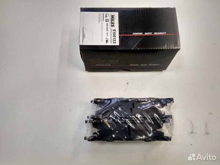 Тормозные колодки передние Тойота Камри