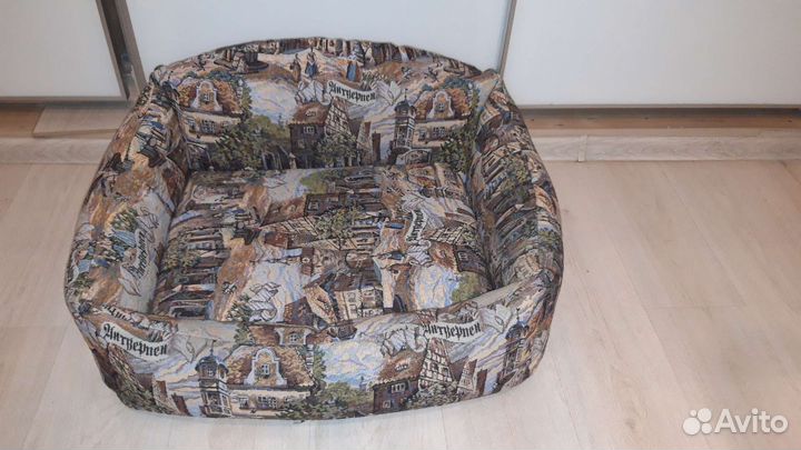 Лежанка, диван, поилка, переноска