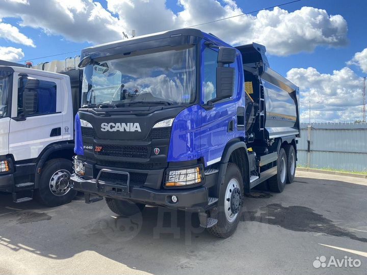 Водитель самосвала