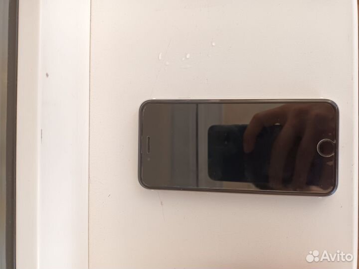 Телефон iPhone SE 2020