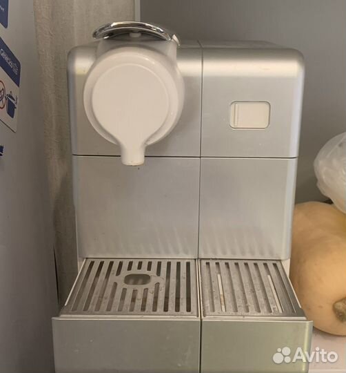 Кофемашина nespresso с капучинатором