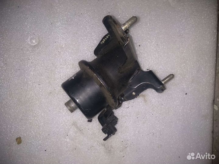 Подушка двс передняя Toyota Camry 40