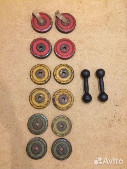 Спортивные блины и гантели