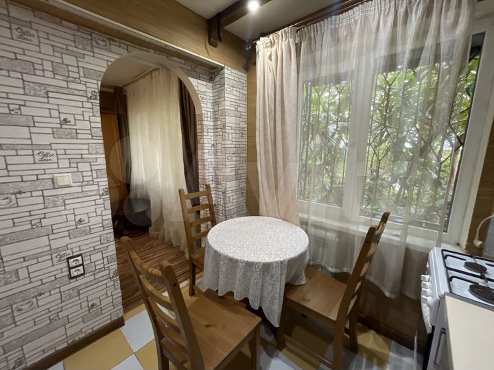 2-к. квартира, 42 м², 1/5 эт.