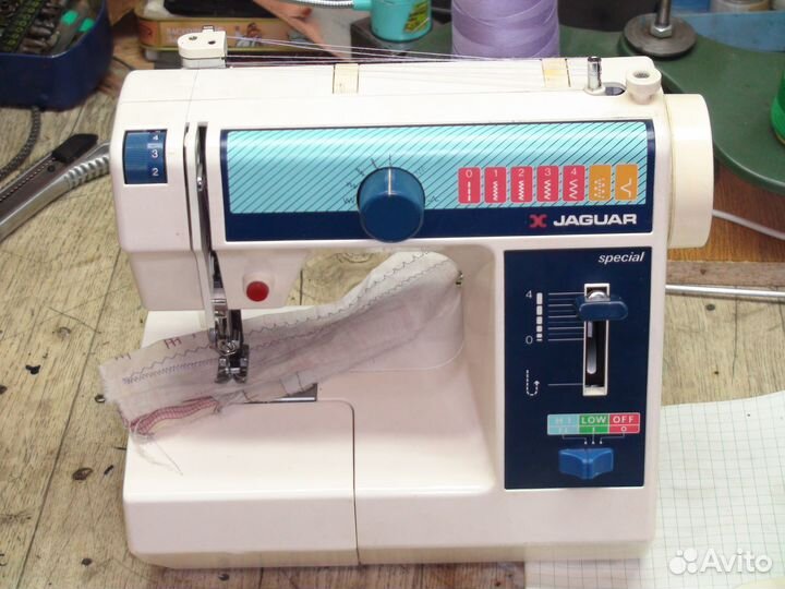 Компактная швейная машина Мини-Ягуар (Япония)