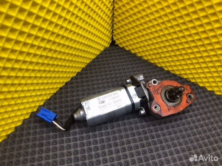 Мотор регулировки сиденья передний левый