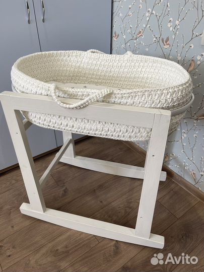Подставка под люльку для новорождённого
