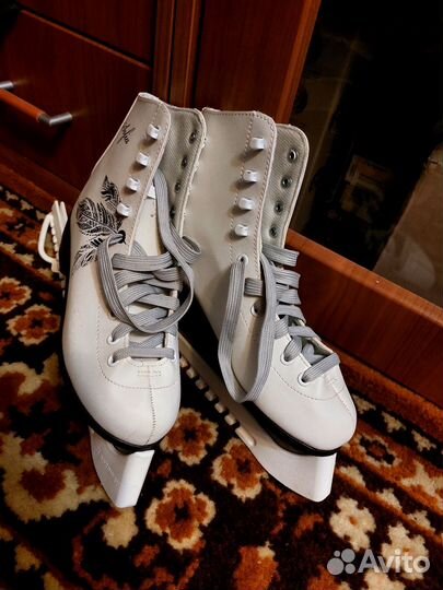 Коньки фигурные 36 размера