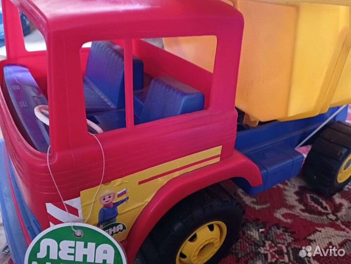 Грузовик большой новый