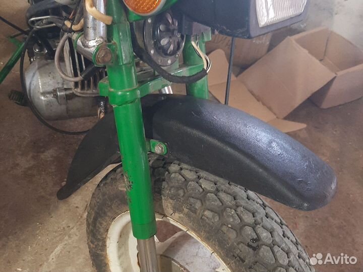 Крыло переднее