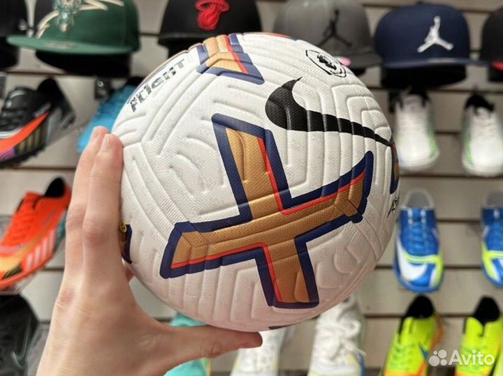 Футбольный мяч Nike 4