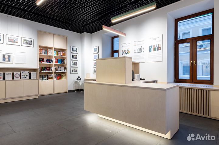 Помощник столяра