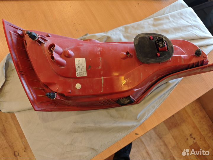 Фонарь задний правый Audi q7 4l