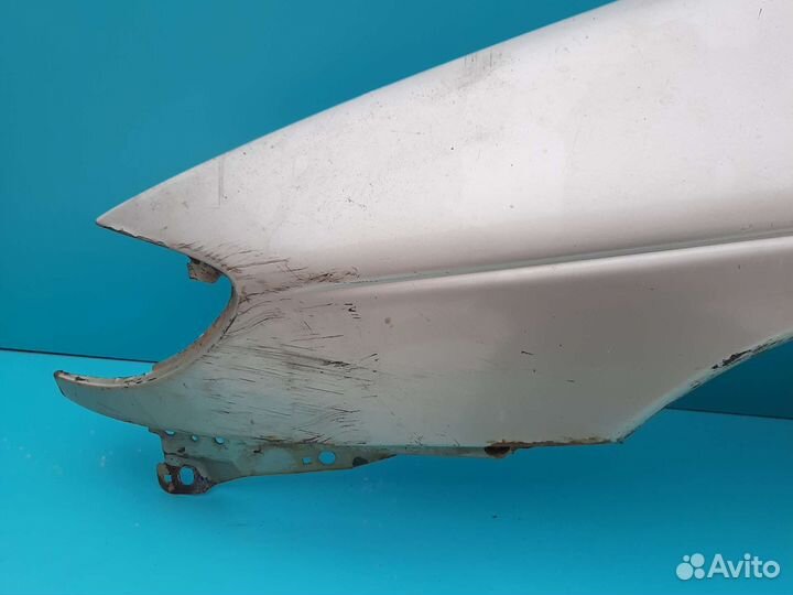 Переднее левое крыло Renault megane 1