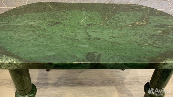Столы из нефрита